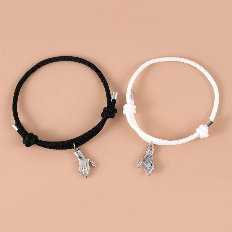Hand In Hand Armband