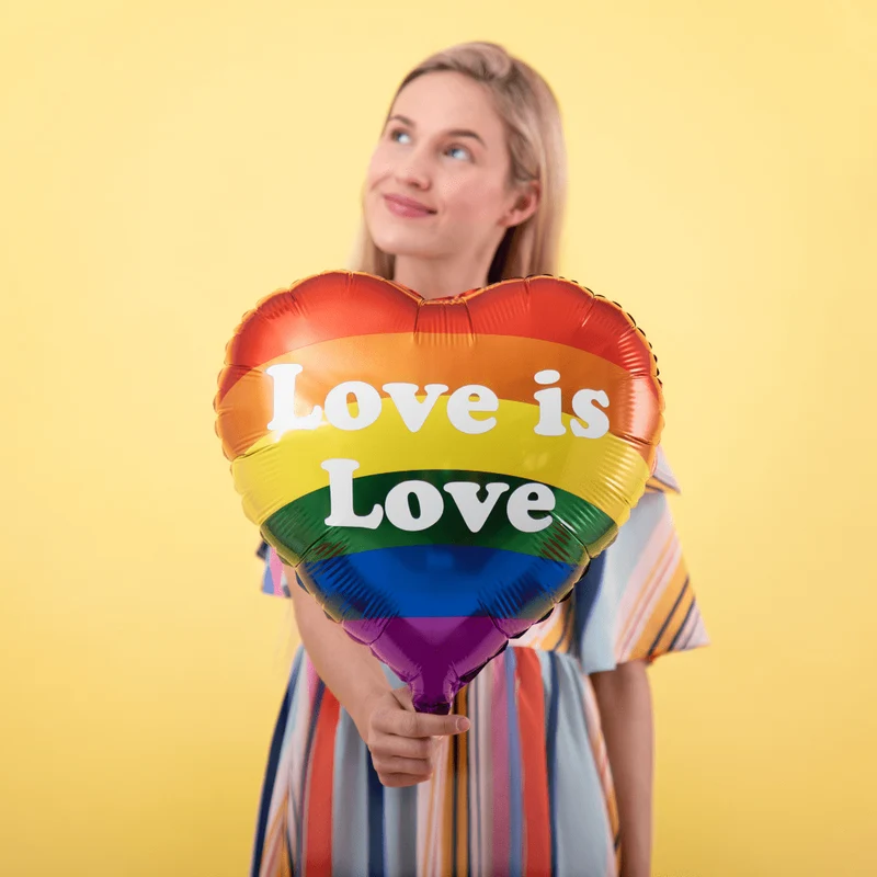 Herzballon "Love is Love"