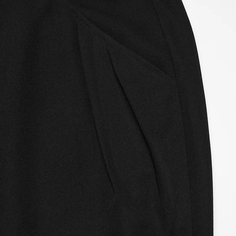Schwarze Herrenhose im Gothic-Stil mit Stickereien und Patchwork-Muster
