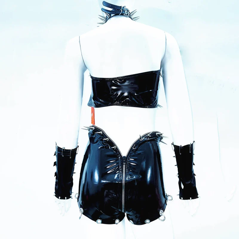 Cut out metal chain skull applique top