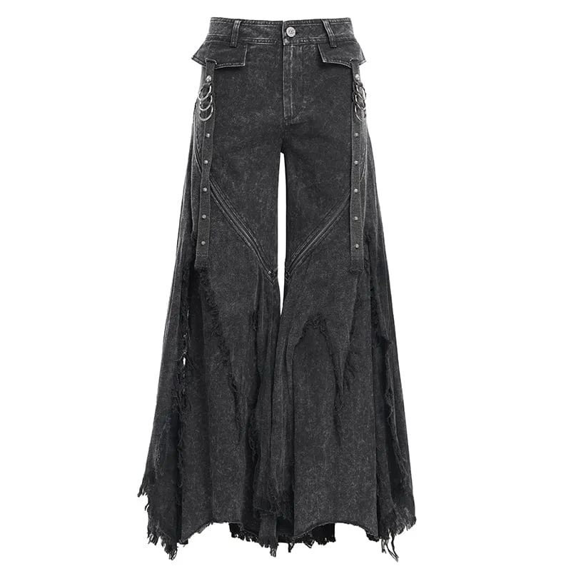 Herrenhose mit zerrissenen Ringen und Nieten im Gothic-Stil