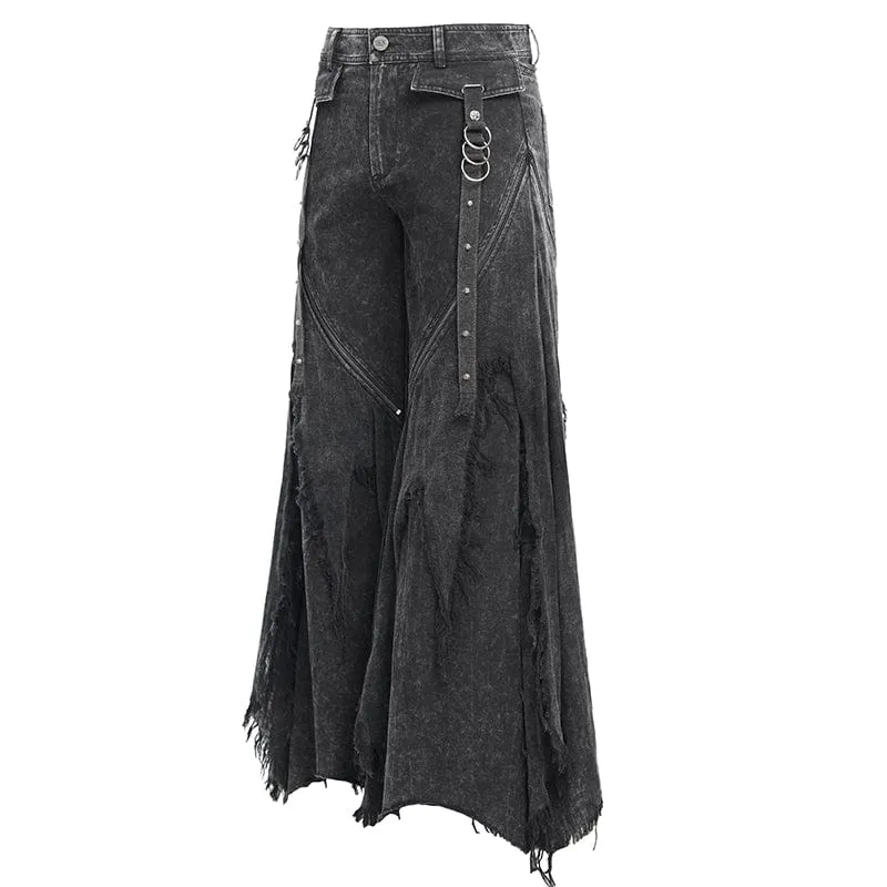 Herrenhose mit zerrissenen Ringen und Nieten im Gothic-Stil