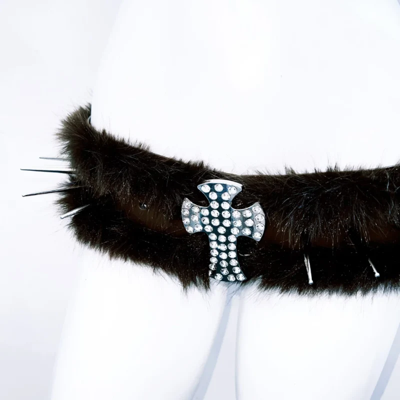 Fluffy rivet applique beaded belt