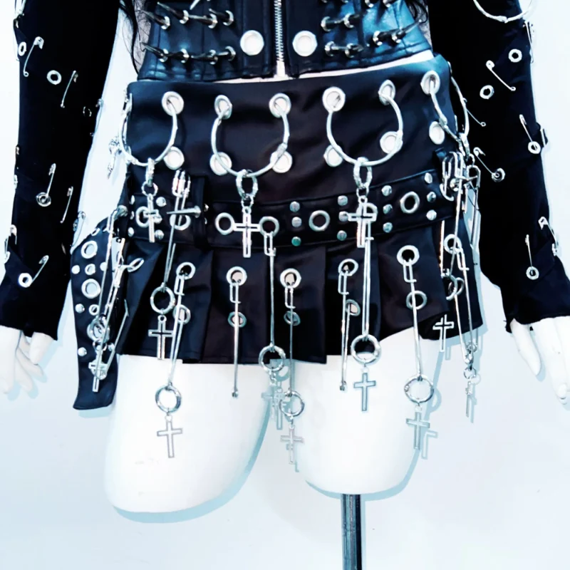 Halter zip-up o ring rivet applique top
