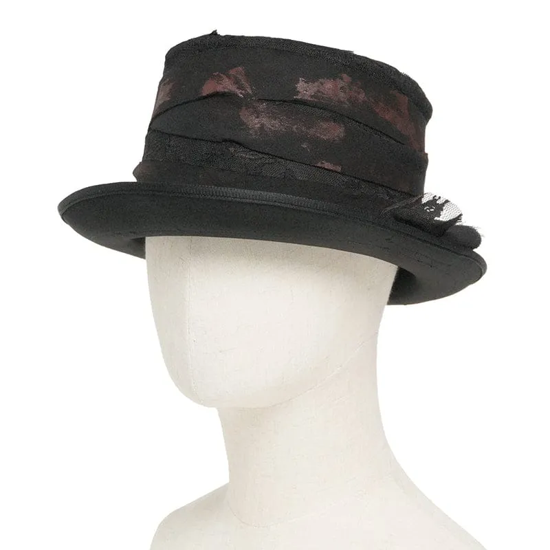 Schwarzer Gothic-Zylinder für Herren mit bandagenumwickelten Bändern