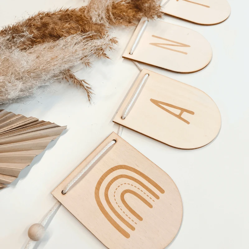 Build your own Holz-Wimpelgirlande Name / Wunschtext