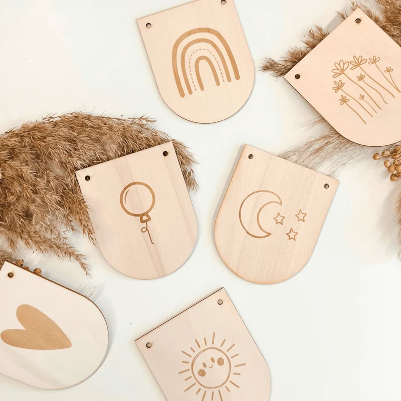 Build your own Holz-Wimpelgirlande Name / Wunschtext
