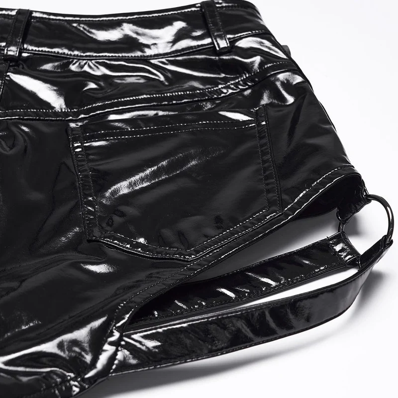 Punk-Shorts für Damen mit Nieten, Reißverschlüssen und Cut-outs