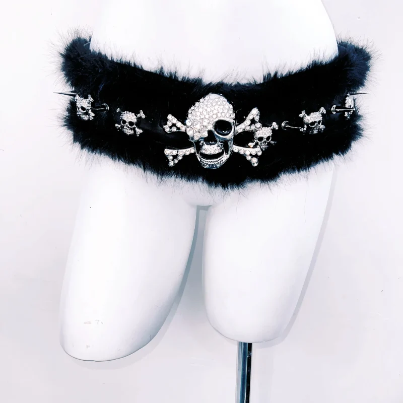 Skull applique fluffy rivet belt