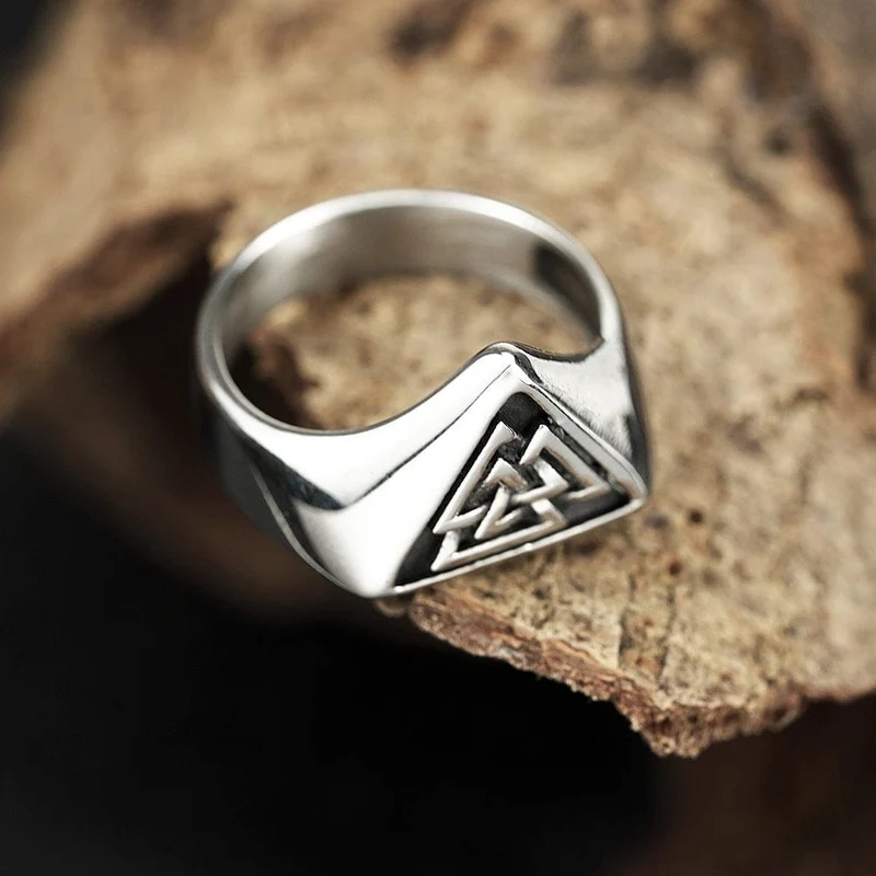 Dreieckiger Punk-Ring für Herren