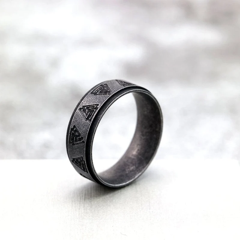 Herren-Punk-Ring aus Valknut im Used-Look