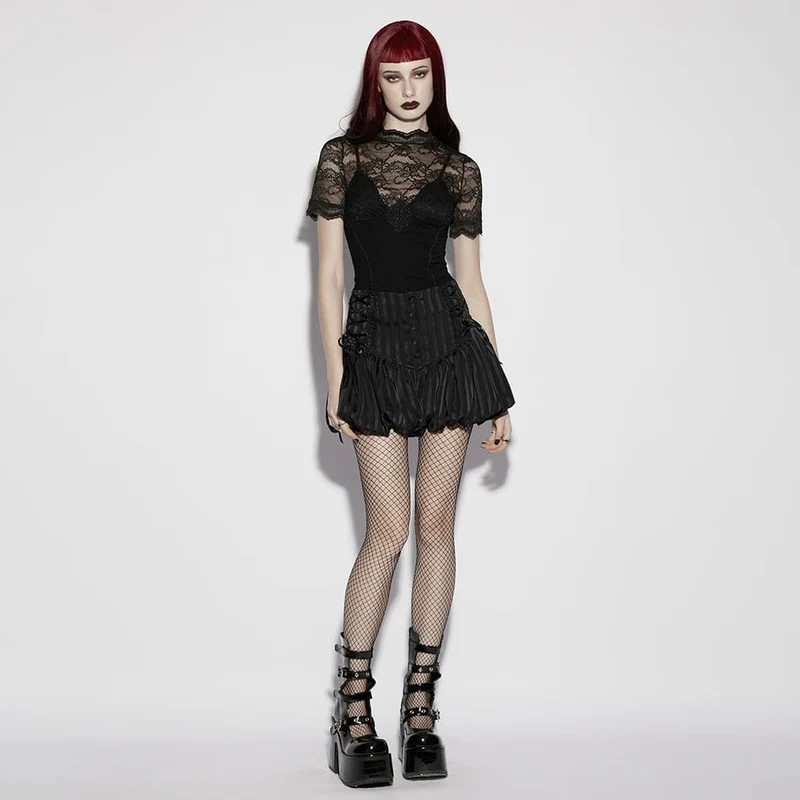 Schwarze Gothic-Shorts für Damen mit Schnürung und Streifenmuster in Kürbisform