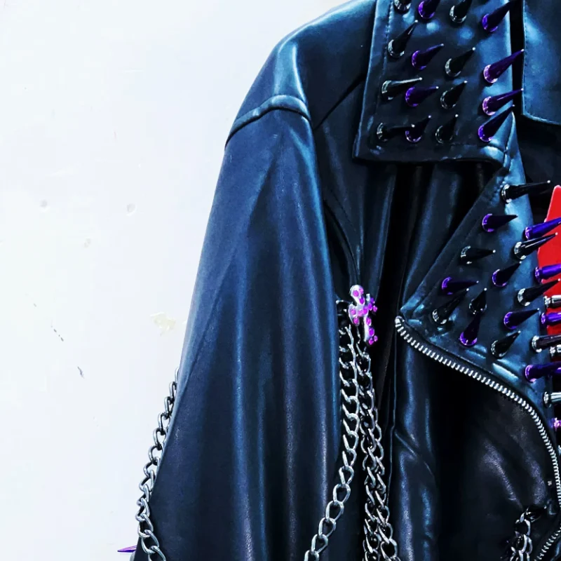 Metallic o ring chain zip-up long sleeve top
