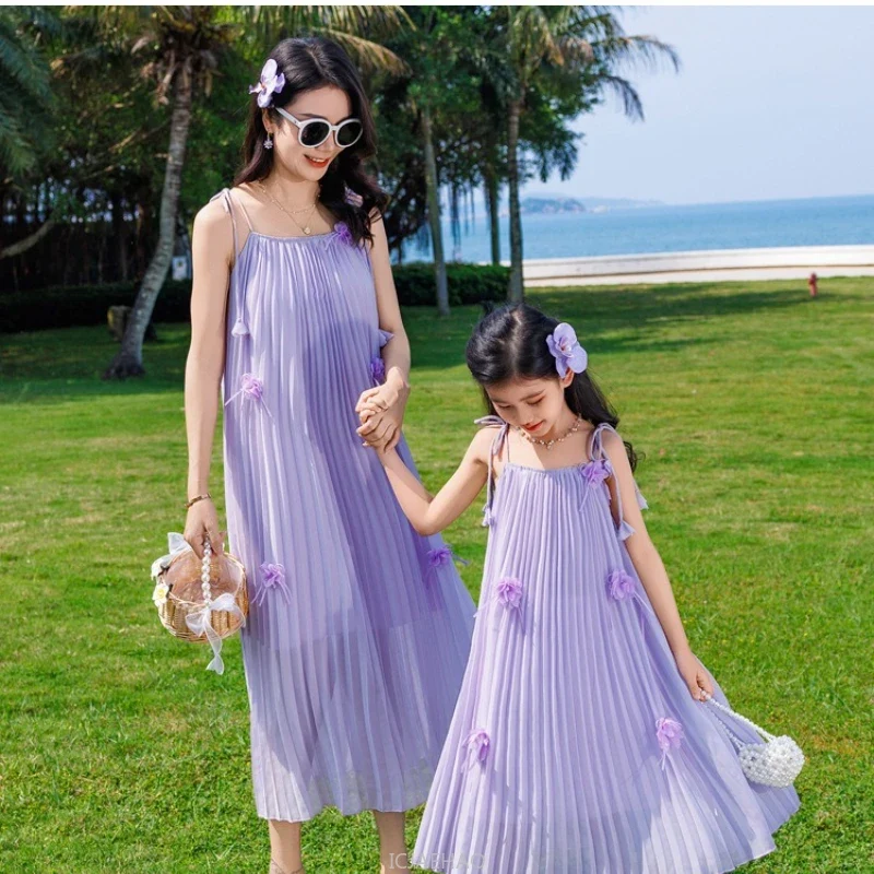 Matching Holiday Outfits For Mom And Daughter