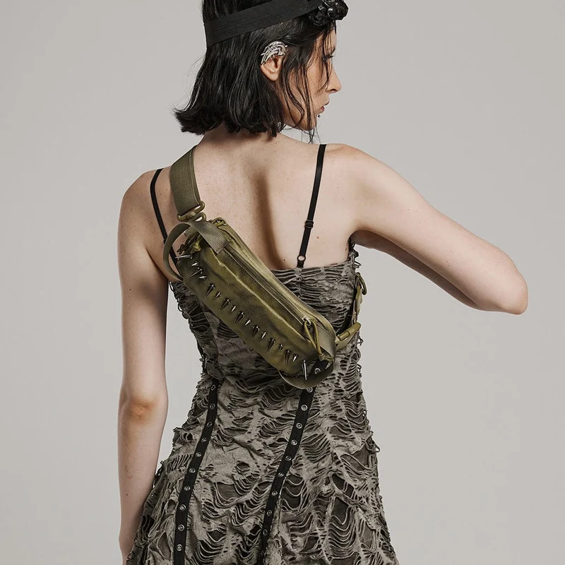 Damen-Umhängetasche im Punk-Militärstil mit Nieten