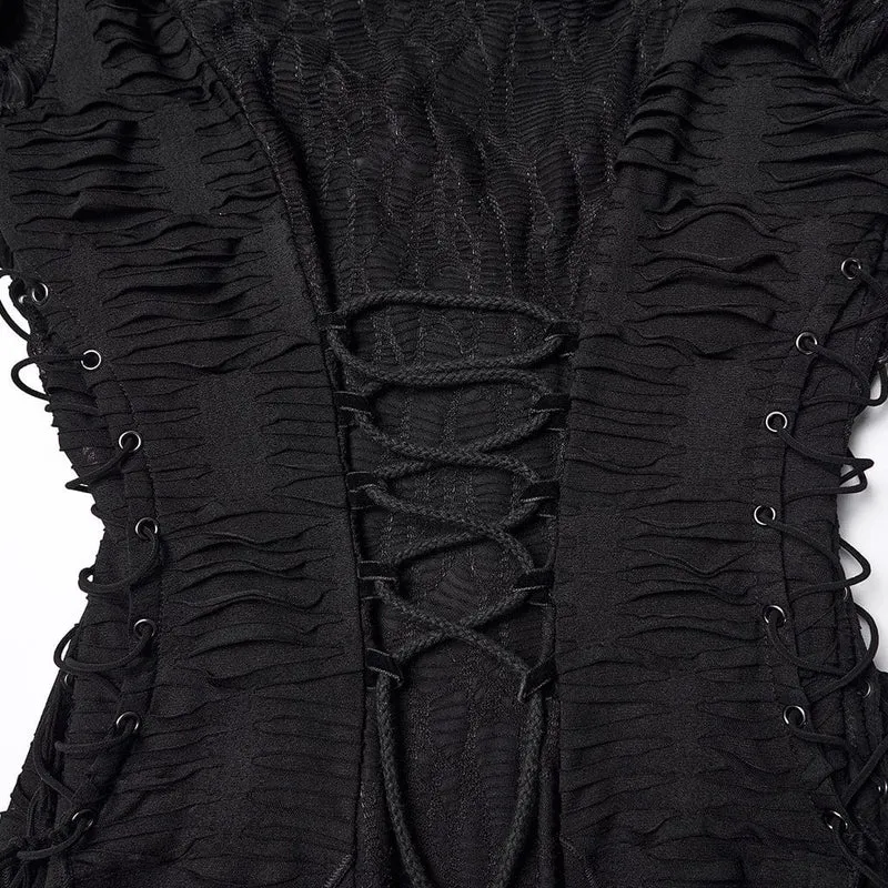 Punkiges Damen-Brautkleid mit Rissen, Schnürung, Neckholder und langen Ärmeln