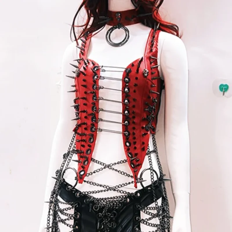 Cut out metal chain rivet applique top