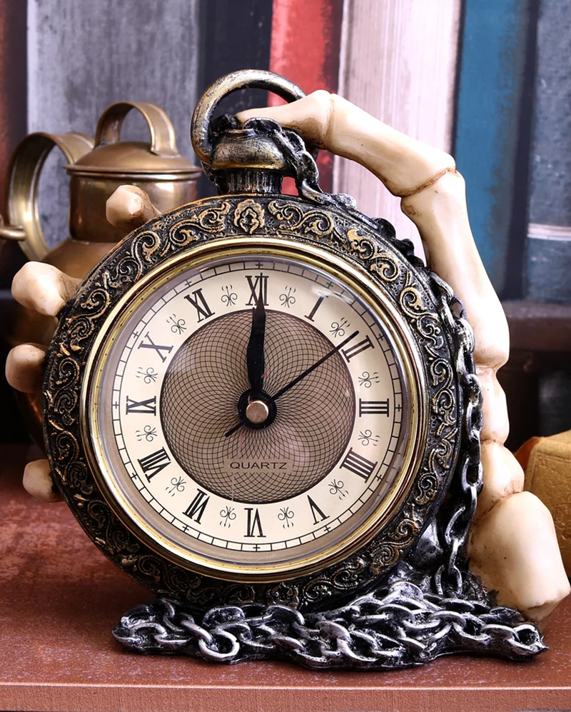 Skeletthand mit Taschenuhr "About Time" 14cm