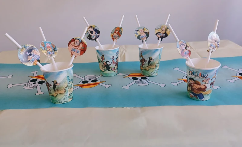 One Piece Pappbecher 250ml