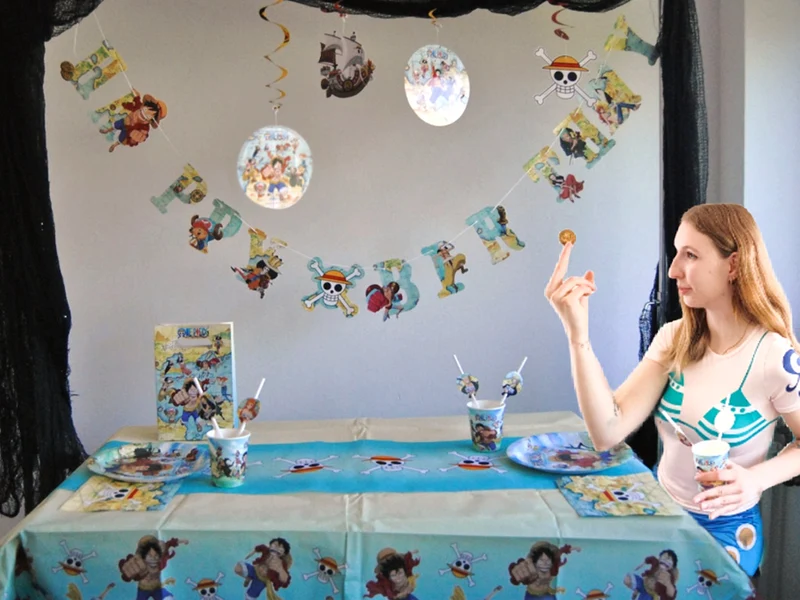 One Piece Tischdecke aus Papier