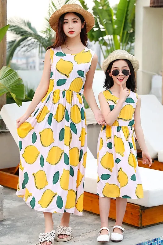 Mutter-Tochter-Kleid mit Zitronenmuster