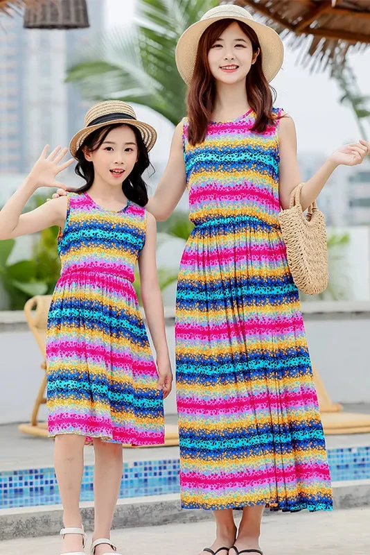 Neonfarbenes Mutter-Tochter-Kleid