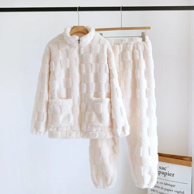 Weiß-schwarzer Pyjama für Pärchen