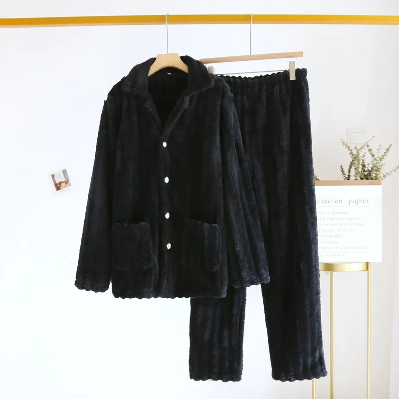 Weiß-schwarzer Pyjama für Pärchen