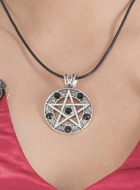 Pentagramm Amulett Kette schwarze Steine