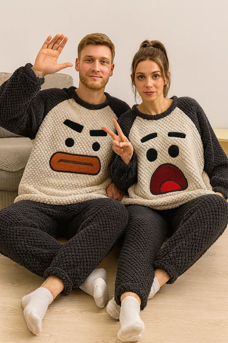 Partner Pyjama mit Gesichtsmotiv