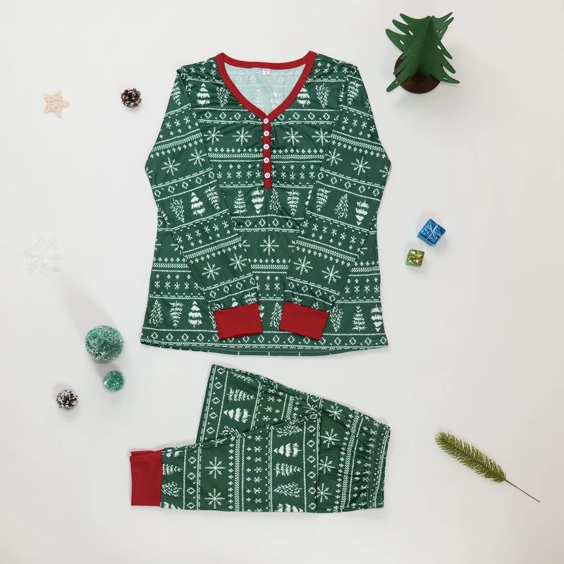 Grüner Weihnachtspyjama für Paare