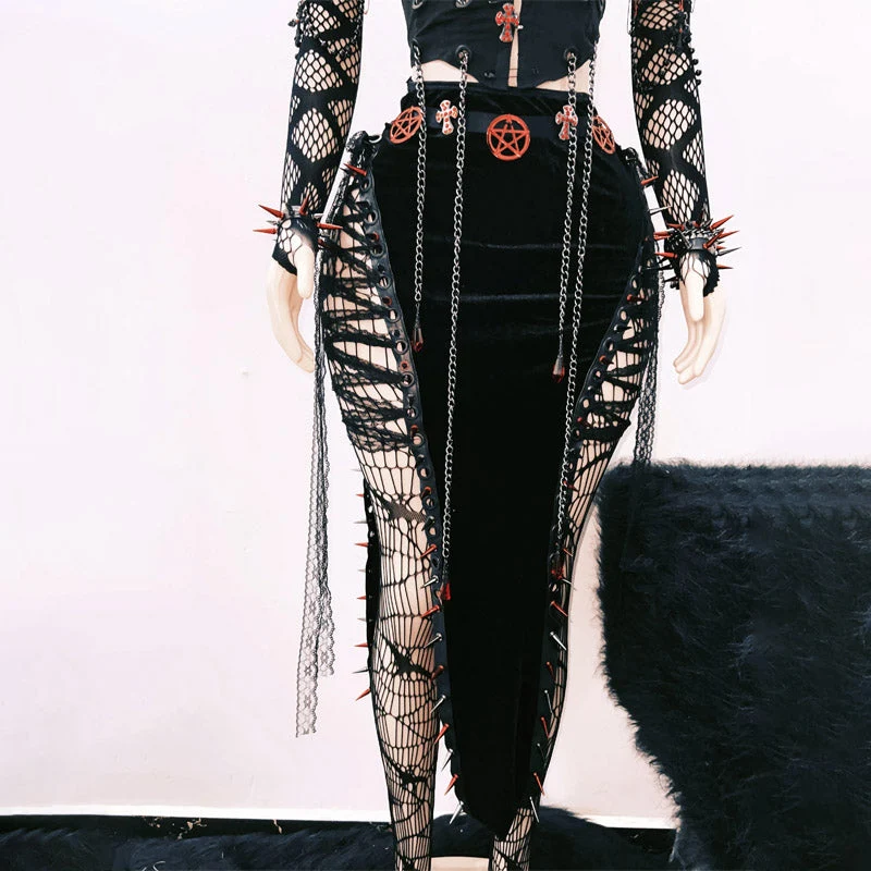 Cut out metal chain rivet tube top