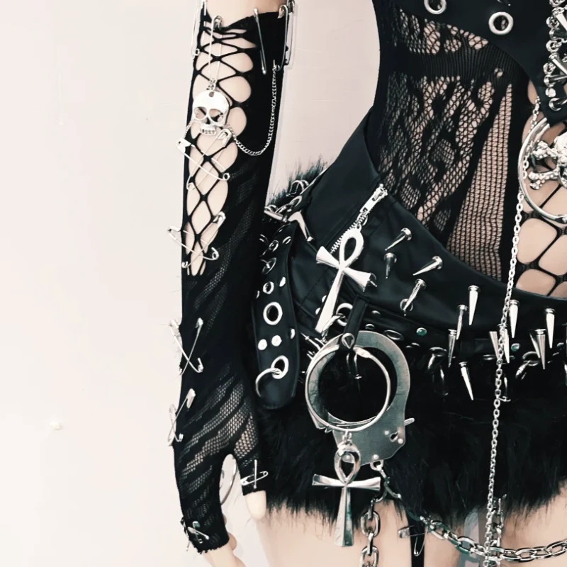 Cut out rivet metal chain o ring top