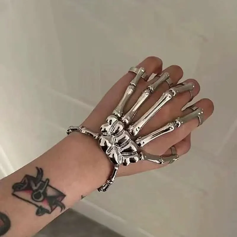 Metal chain skull hand decor gloves