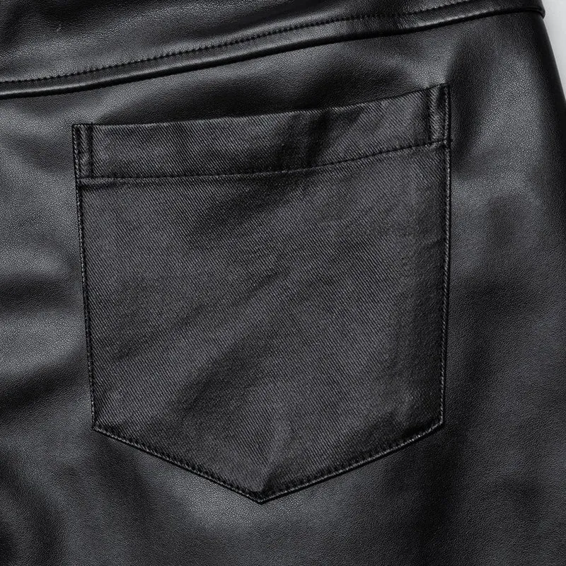 Herrenhose mit Punk-Ösen und Riemen zum Anschnallen
