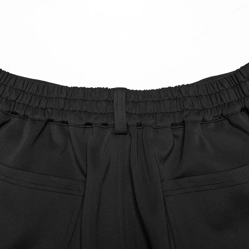 Herrenhose mit Cyberpunk-Patch und Nieten