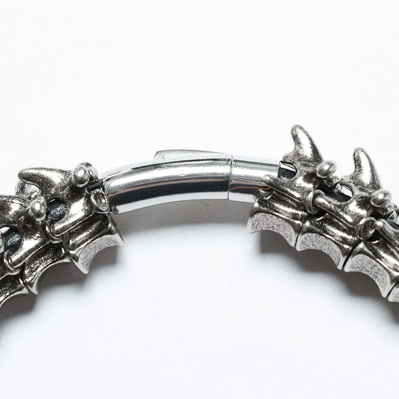 Halsband mit Punk-Spine-Magnetschnalle für Herren
