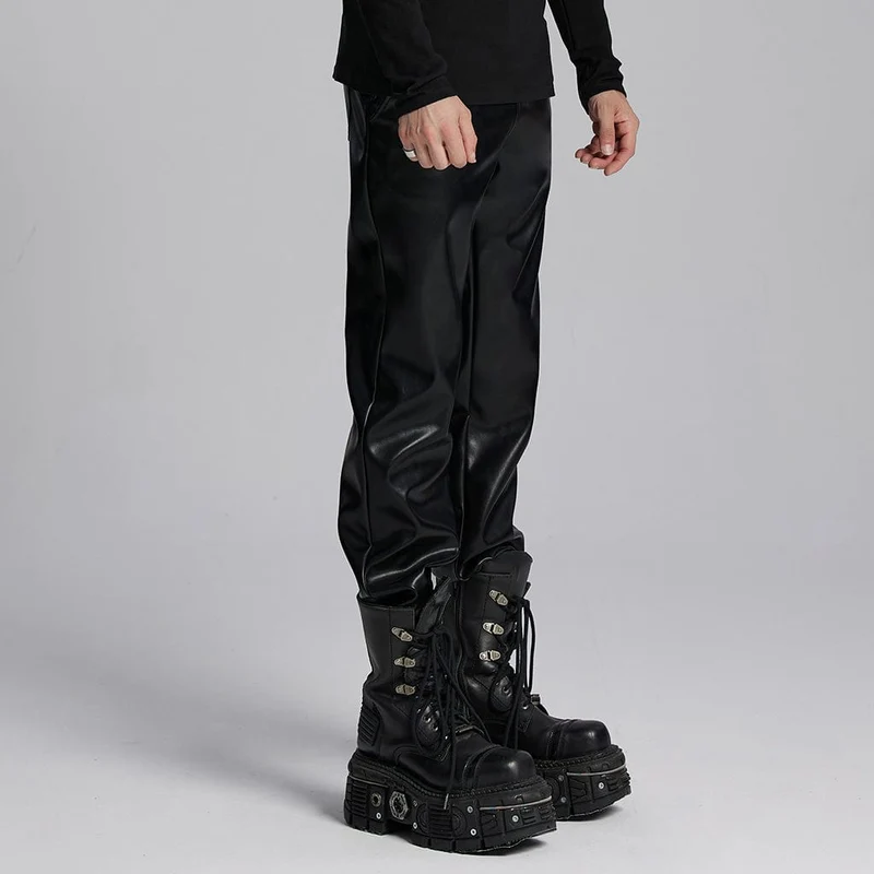 Herrenhose mit Punk-Print und Bund