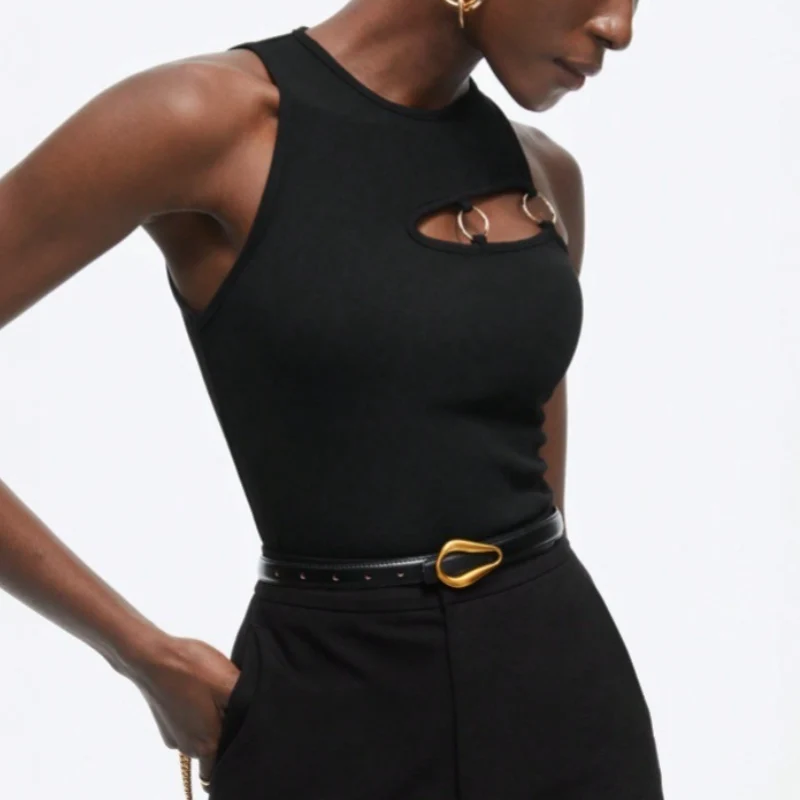 Cut out o ring crewneck black top