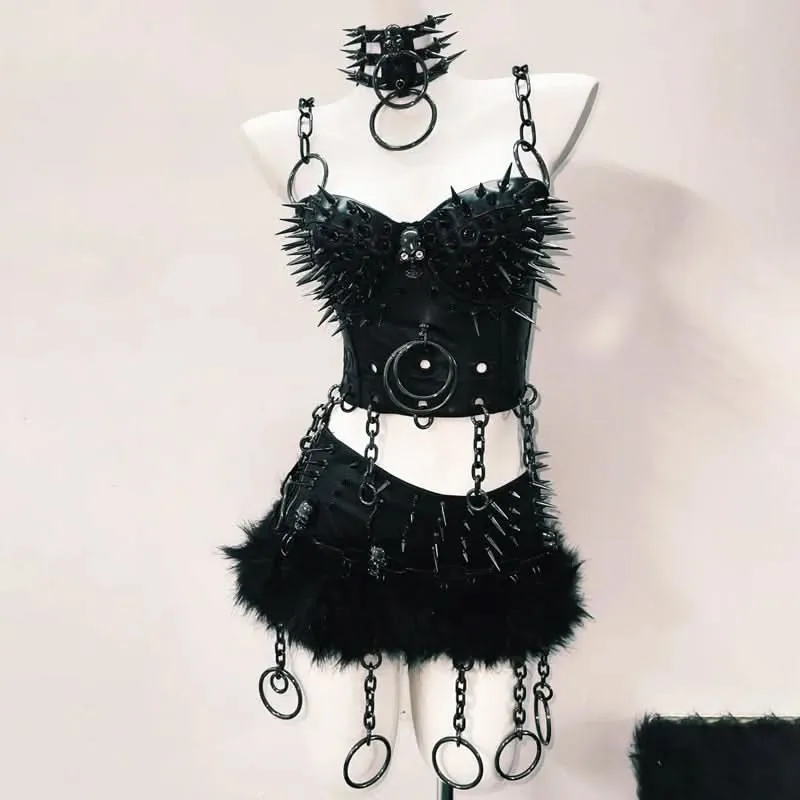 Rivet skull applique o ring cami top