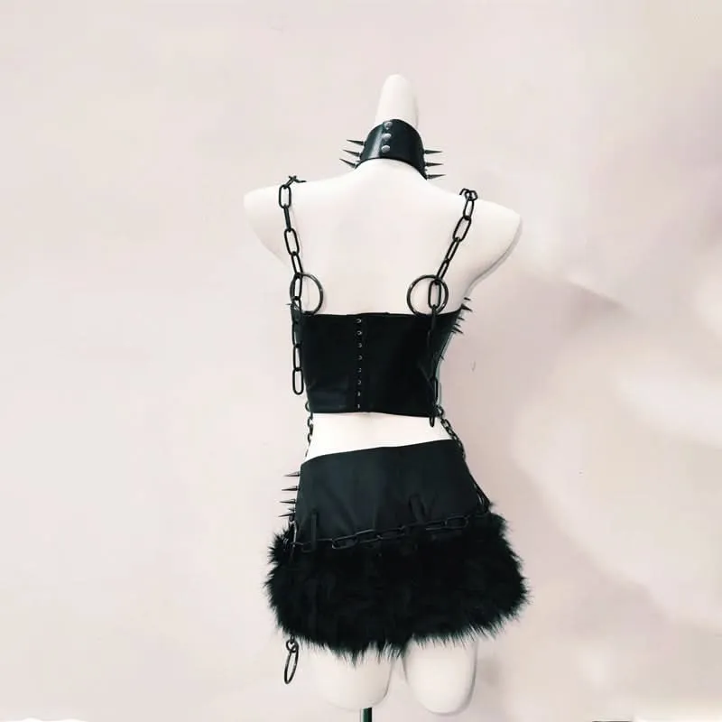 Rivet skull applique o ring cami top