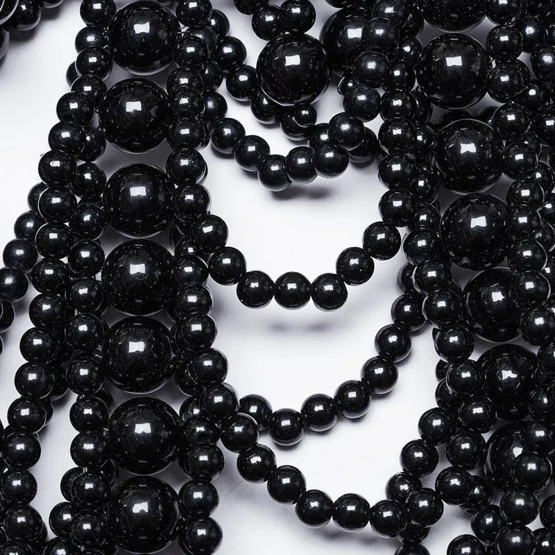 Damenhalsband mit Gothic-Totenkopf und Perlenbesatz