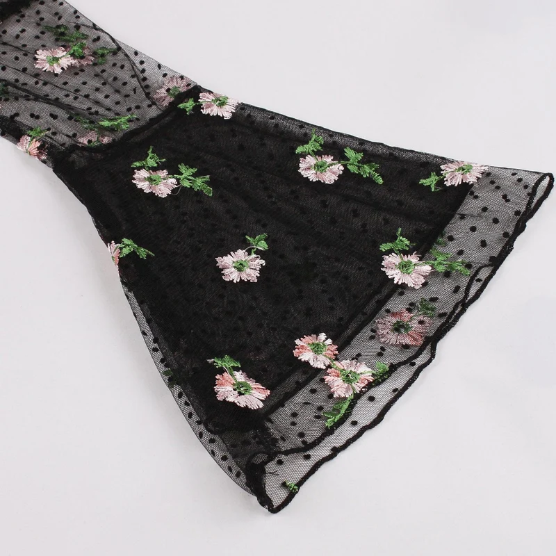 Abendkleid im Gothic-Stil für Damen mit Blumenstickerei und ausgestellten Ärmeln