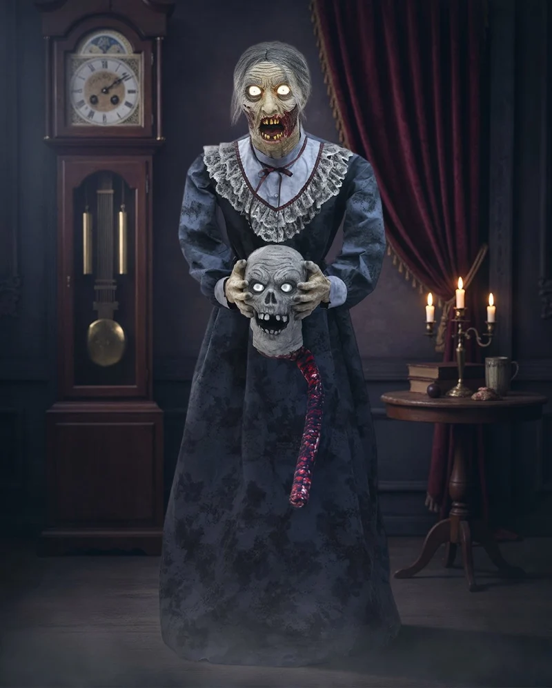 Zombie Oma mit geköpftem Zombie Opa Halloween Animatronic 152cm