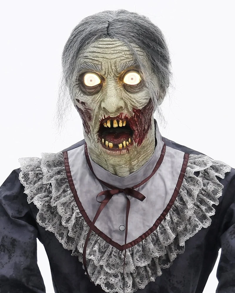 Zombie Oma mit geköpftem Zombie Opa Halloween Animatronic 152cm