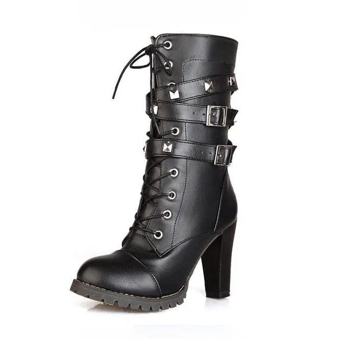 Damenstiefel mit Punk-Nieten und Schnürung