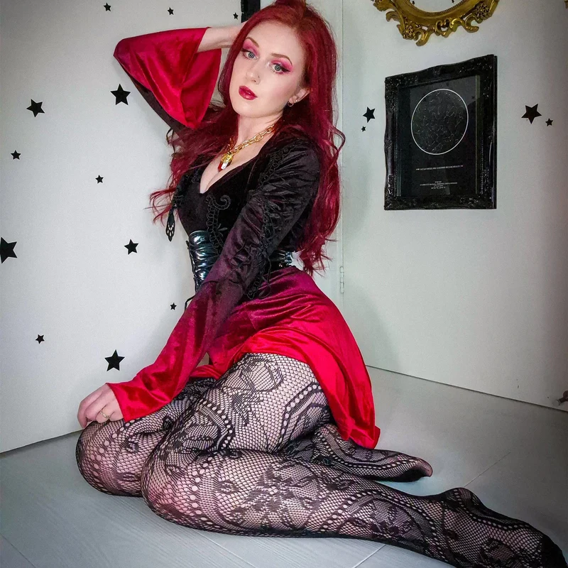 Gothic Ballkleid mit Puppenkragen und Farbverlauf aus Samt für Damen in Rot