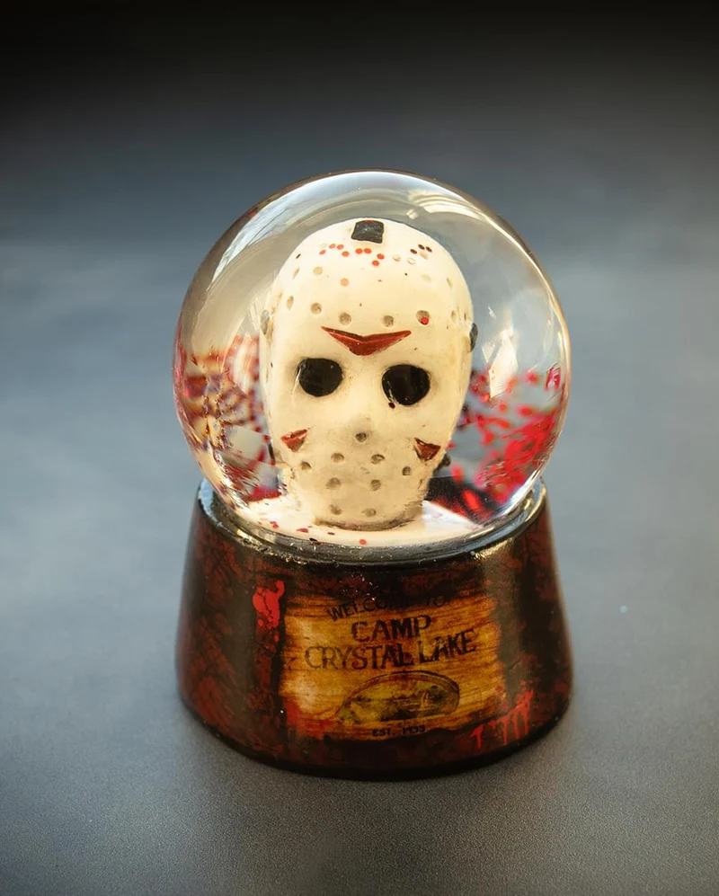Friday the 13th Mini-Schneekugel mit Licht 5cm