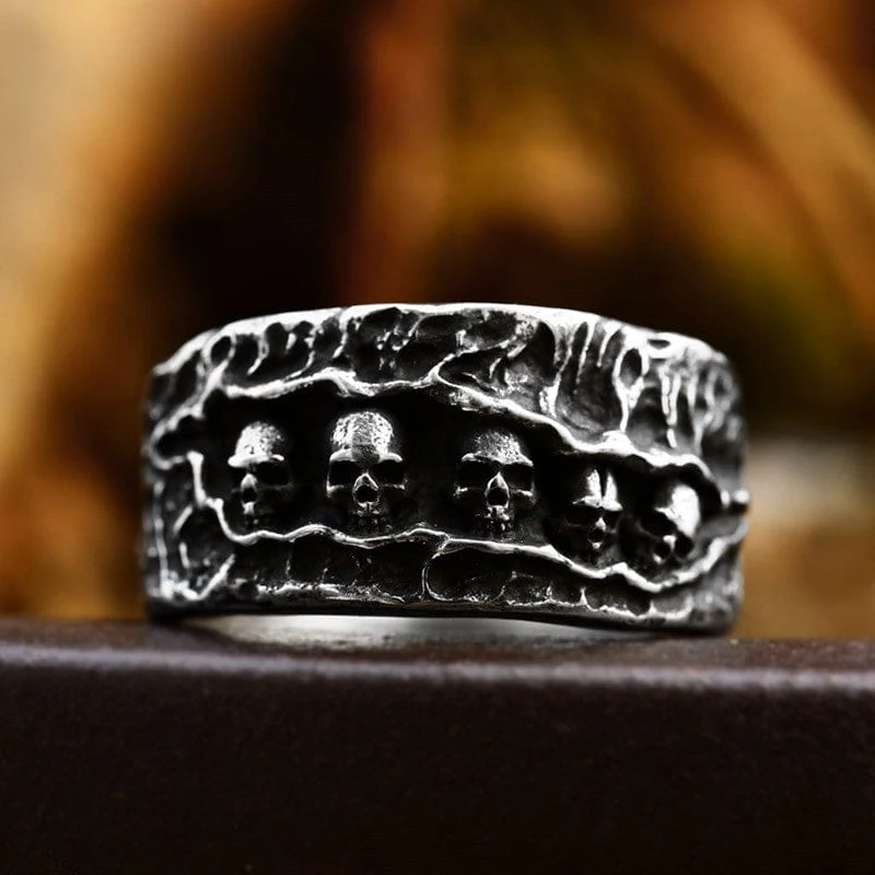 Herren-Punk-Ring mit mehreren Totenköpfen