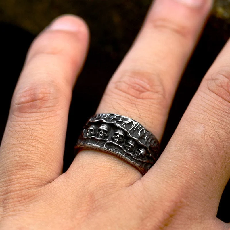 Herren-Punk-Ring mit mehreren Totenköpfen